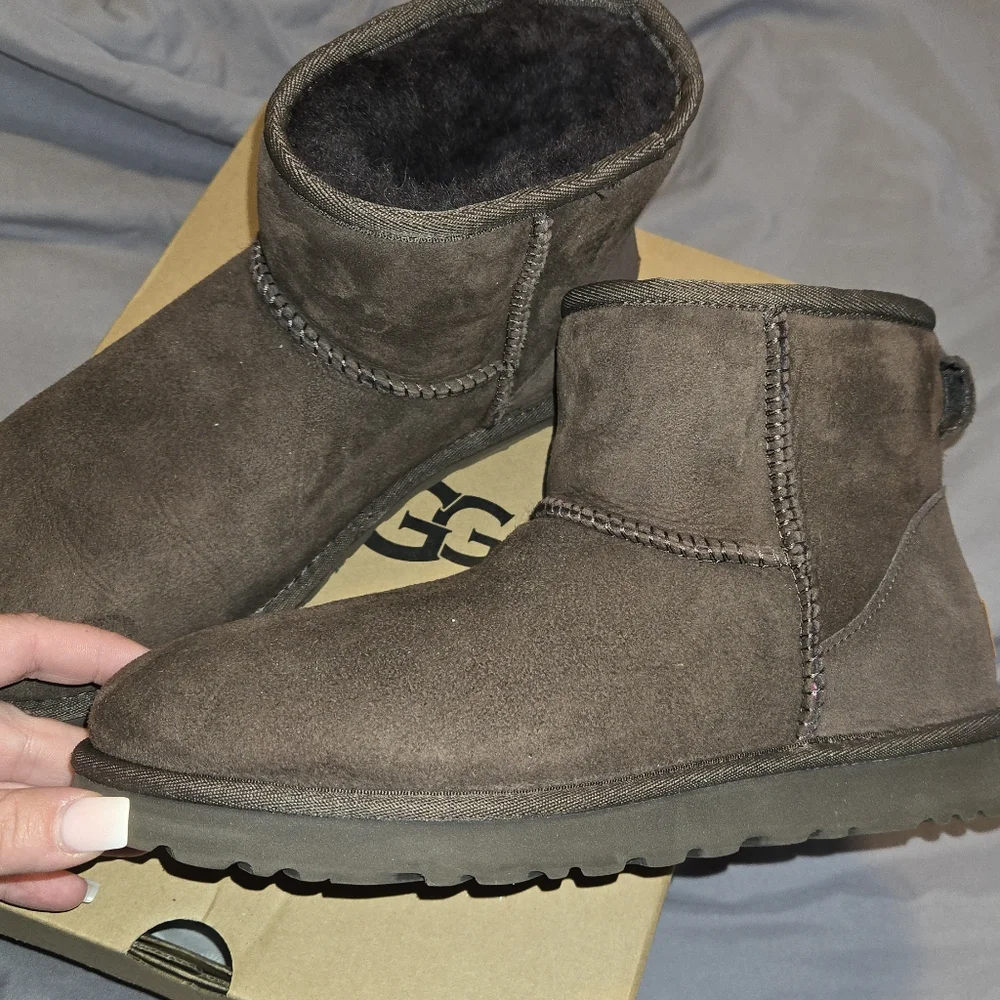 Womes UGG Classic Mini - 8 - Picture 5 of 8